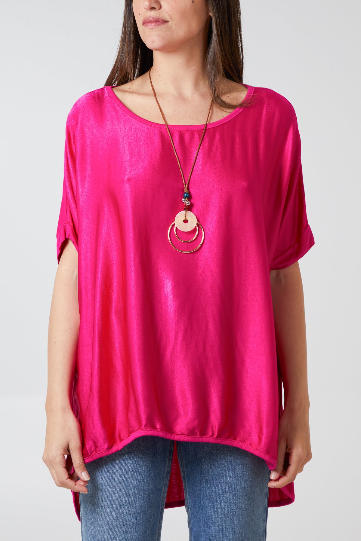 Short Sleeve Round Neck Satin Feel Dip Hem Necklace Top
